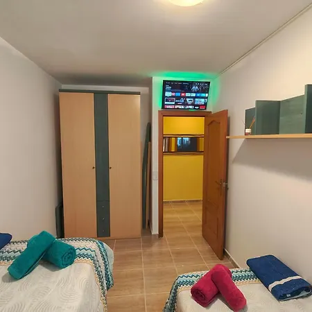 House. Casa Con Piscina Privada Hébergement de vacances *